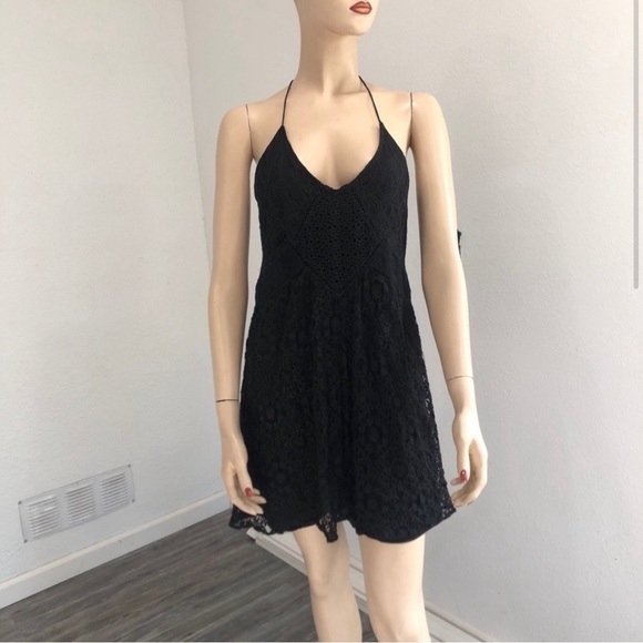 Zara Dresses & Skirts - ZARA WOMAN black lace mini dress size:M